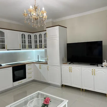 - Ana 2 * Golem (Tirana)